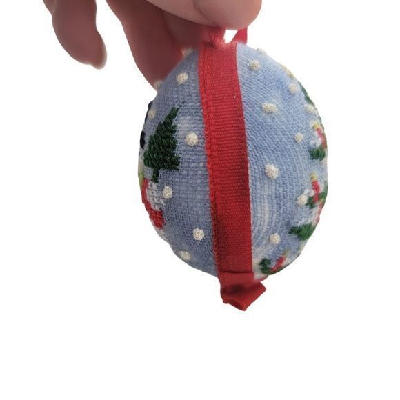 Needlepoint painted egg Christmas‎ Ornament Snowman Christmas Tree red ribbon - Picture 3 of 3